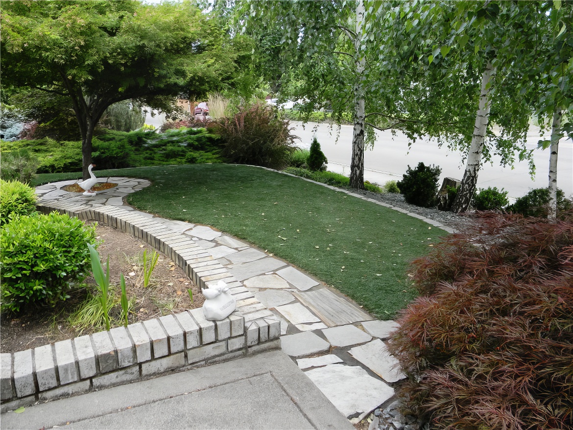 Artificial Lawn and Walk