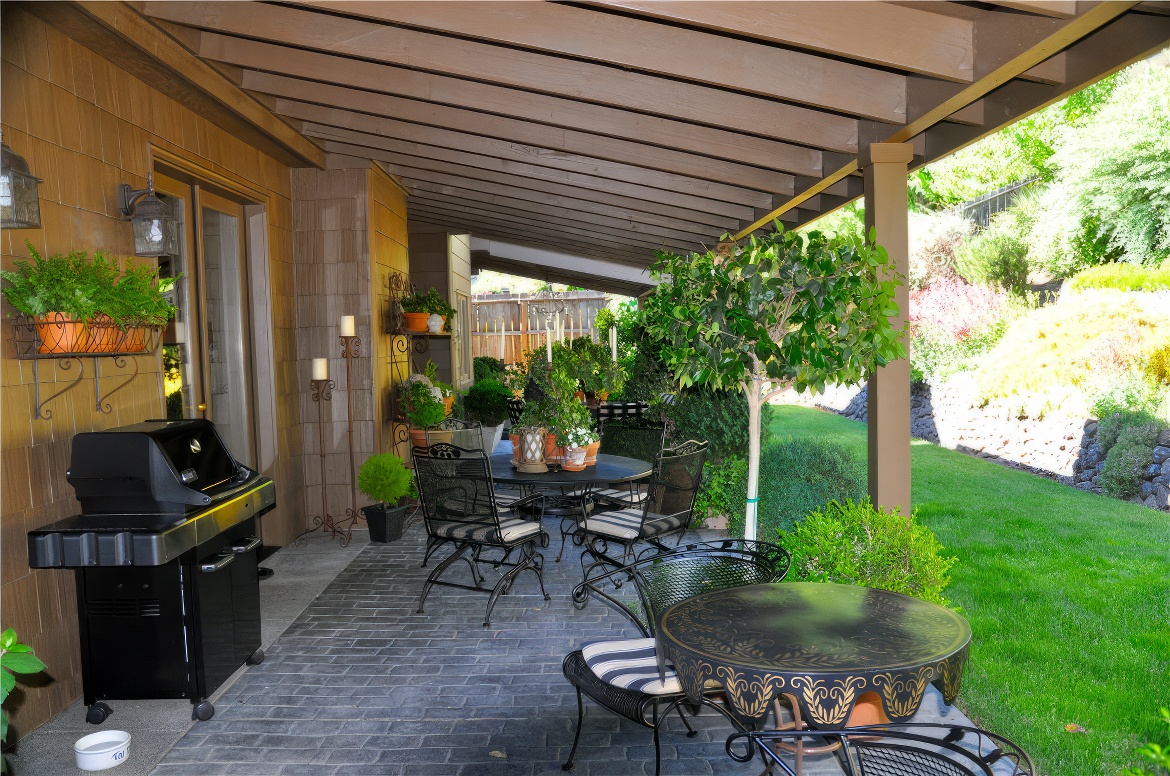 Shade Area for Dining