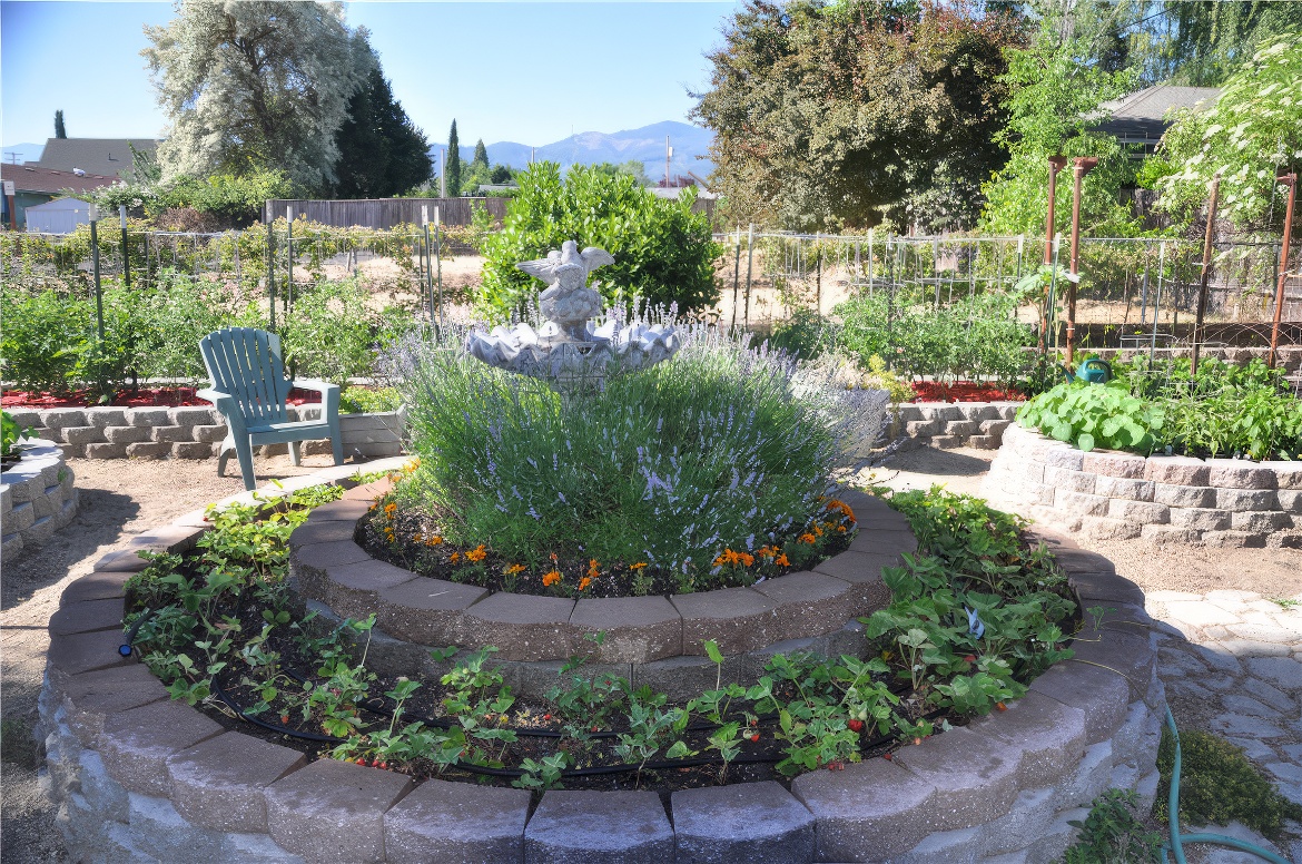 Round Terraces Raised Planters